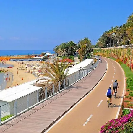 Spiagge-ciclabile Parcheggio E Giardino Privato דירה *